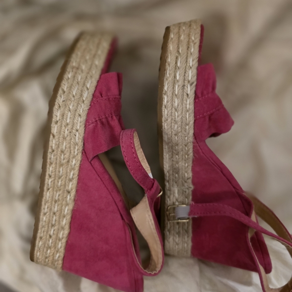 CCOCCI Fuchsia Ruffle Sandals - Picture 2 of 4